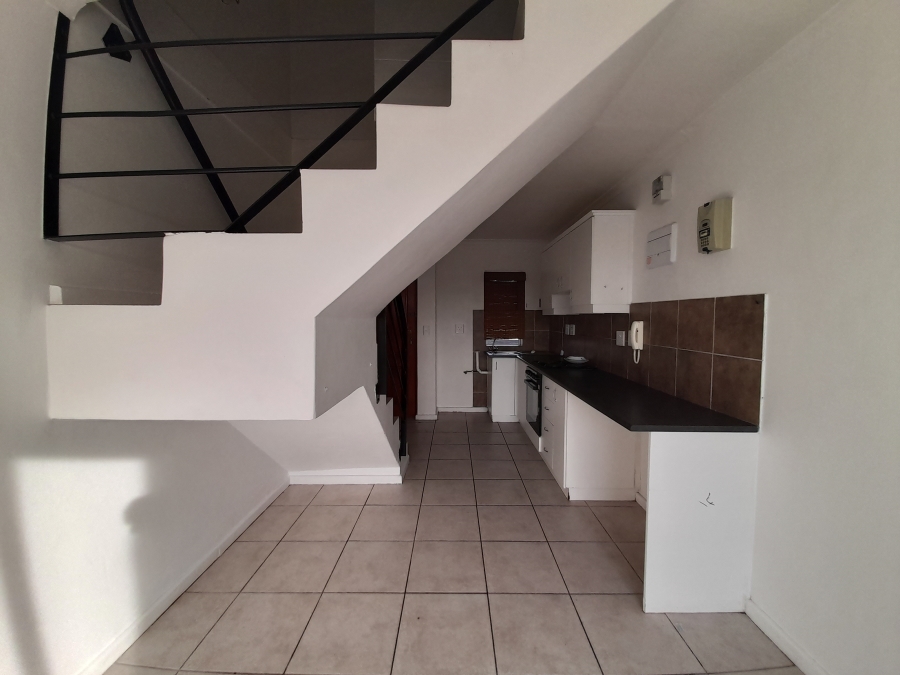 8 Bedroom Property for Sale in Uitzicht Western Cape